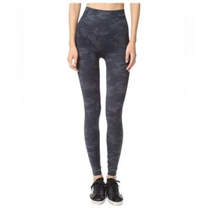 Spanx Seamless Camo Black Tummy Control Look At Me Now Leggings